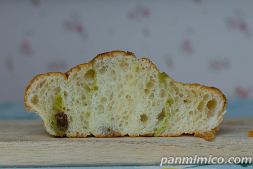 ピスタチオレザン【第一パン】断面