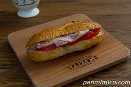 王様トマトのＢＬＴロール【セブンイレブン】斜め