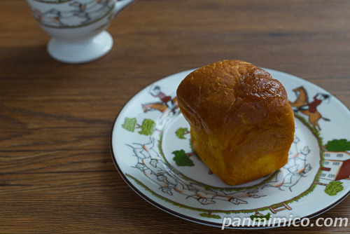 瀬戸内産レモンの果汁使用 レモンクリームデニッシュ【セブンイレブン】斜めから撮った写真