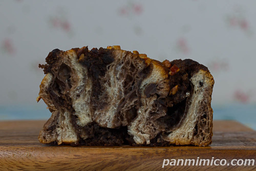 GODIVA ショコラロール【Pasco】断面の写真