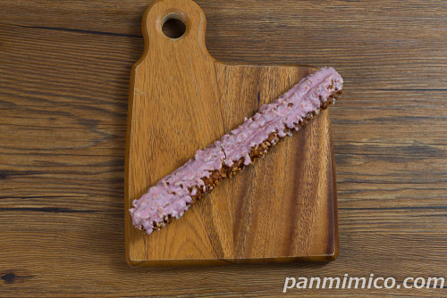 ザクッとしたチュロス（いちごチョコ）【ヤマザキ】上から撮った写真