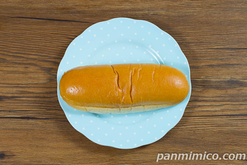 りんごコッペ（りんごバタークリーム）【フジパン】上から撮った写真
