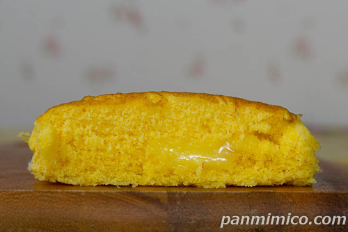 とろけるバター蒸し【第一パン】断面の写真