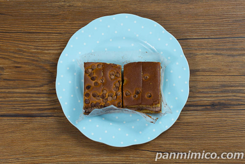 ７プレミアム　ブランのクリームサンドチョコチップ４切【セブンイレブン】上から撮った写真