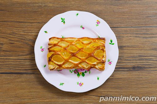 孤爪研磨の国産リンゴアップルパイ【ファミリーマート】上から撮った写真