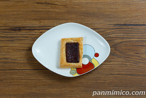 ７Ｐ　ホロっと食感 焼きショコラ３個入【セブンイレブン】上から撮った写真