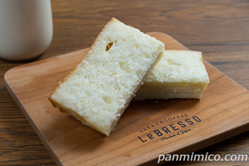 バナナシュガーサンド2個入【Pasco】斜めから撮った写真