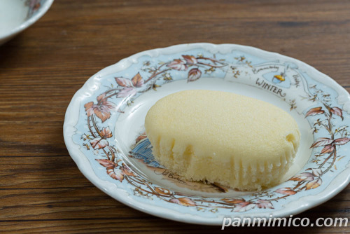 ミルクむしぱん（3個入）北海道産練乳使用【ヤマザキ】斜めから撮った写真