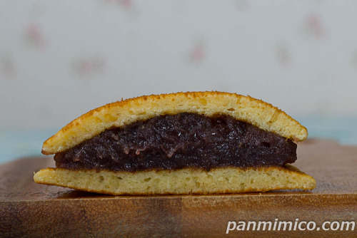 大入どらやき【Pasco】断面の写真