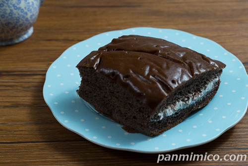 牛乳入りホイップサンド（淡路島産牛乳入り）【ヤマザキ】斜めから撮った写真