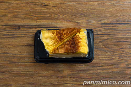 クレームブリュレ風味ケーキ（2個入）【ヤマザキ】上から撮った写真