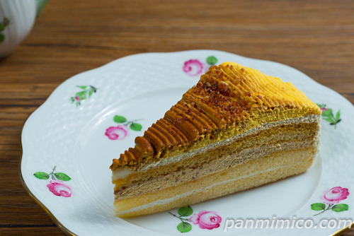 クレームブリュレ風味ケーキ（2個入）【ヤマザキ】斜めから撮った写真