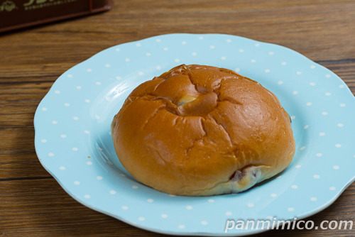生まめぱん【フジパン】斜めから撮った写真