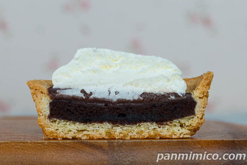 ショコラタルト【ローソン】断面の写真