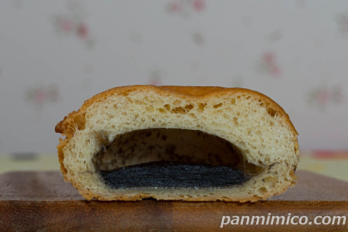 黒ごまあんどーなつ【Pasco】断面の写真