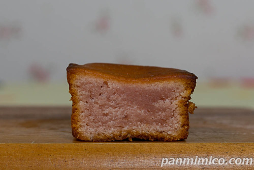 RichCake ストロベリー【Pasco】断面の写真