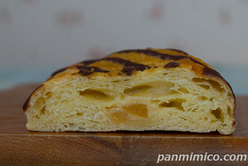 アップルパイのナカミー【YKベーキングカンパニー】断面の写真