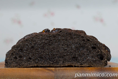 ガリッとチョコアーモンド【ヤマザキ】断面の写真