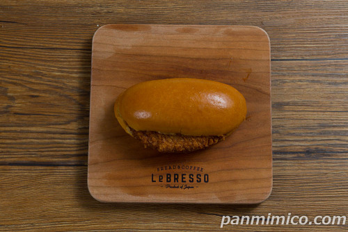 生コッペパン（コロッケ）【ファミリーマート】上から撮った写真