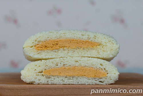 生すなっくさんど（粒ぴーなっつ）【フジパン】断面の写真