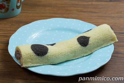 ロールちゃん（クッキー＆クリーム）【ヤマザキ】斜めから撮った写真