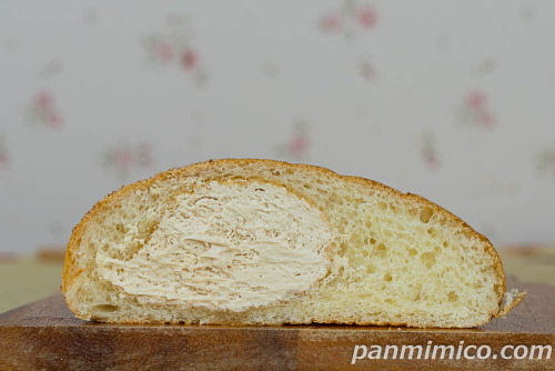 くりくりくんマロンホイップ（茨城県産和栗）【ヤマザキ】断面の写真