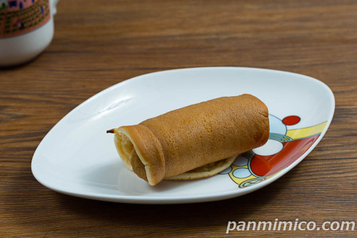 ふわもちロール　栗あん＆栗クリーム【セブンイレブン】斜めから撮った写真