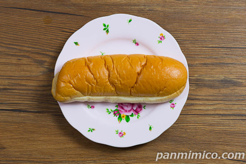 いちごミルクコッペ【フジパン】上から撮った写真