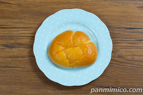 こく旨クリームパン【ローソン】上から撮った写真