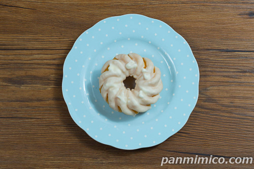 生フレンチクルーラー(牛乳ホイップ)【ヤマザキ】上から撮った写真