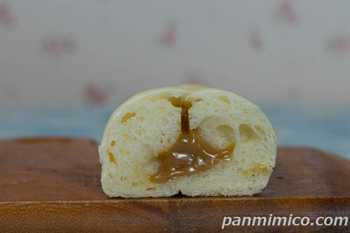 やわらかカフェオレロール【Pasco】断面の写真