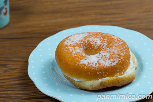 エンゼルリングドーナツ【フジパン】斜めから撮った写真