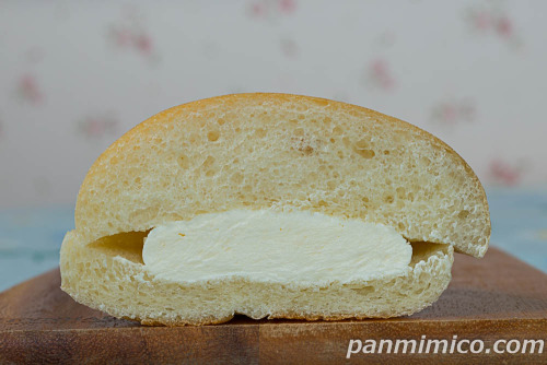 フレンチブール練乳【YKベーキングカンパニー】断面の写真