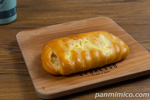 たけのこパン【フジパン】斜めから撮った写真