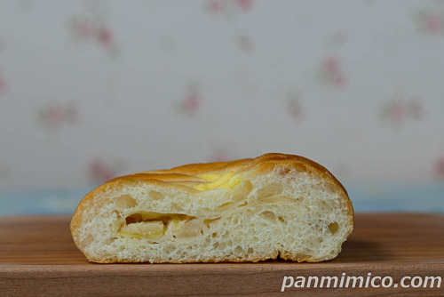 たけのこパン【フジパン】断面の写真