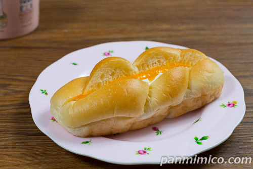 愛媛県産せとか&ホイップ【セブンイレブン】斜めから撮った写真