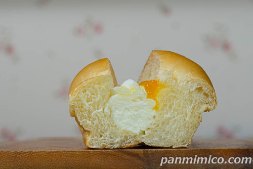 愛媛県産せとか&ホイップ【セブンイレブン】断面の写真