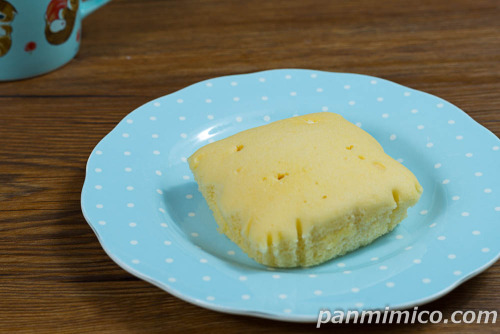 爽みたいなスフレケーキ バニラ【Pasco】斜めから撮った写真