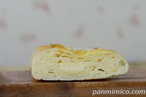 白いサンミー【YKベーキングカンパニー】断面の写真