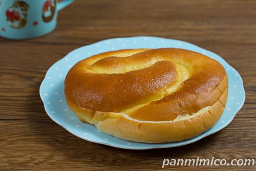 スイートサンド（北海道産バター入りマーガリン）【ヤマザキ】斜めから撮った写真