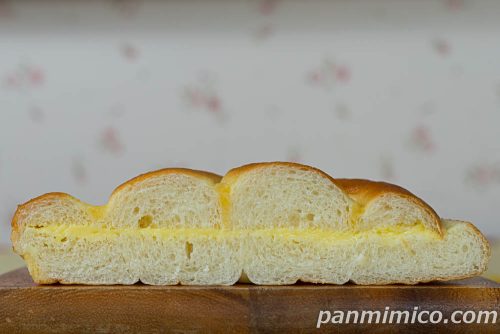 スイートサンド（北海道産バター入りマーガリン）【ヤマザキ】断面の写真