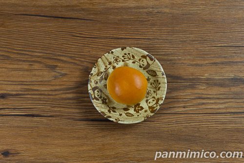 薄皮レーズンカスタードクリームパン（4個入）【ヤマザキ】上から撮った写真