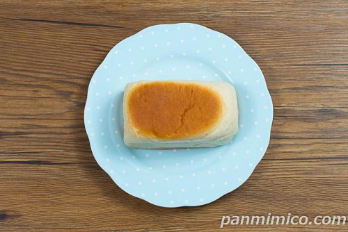 瀬戸内レモンクリームパン【タカキベーカリー】上から撮った写真