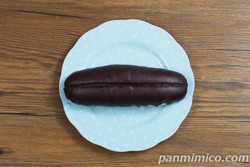 チョコホイップロール【ファミリーマート】上から撮った写真