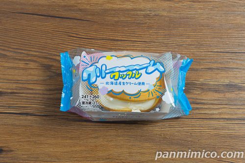 クリーーーーームワッフル【ファミリーマート】パッケージの写真