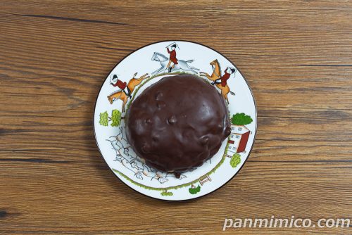 チョコまみれみたいなパン【ファミリーマート】上から撮った写真