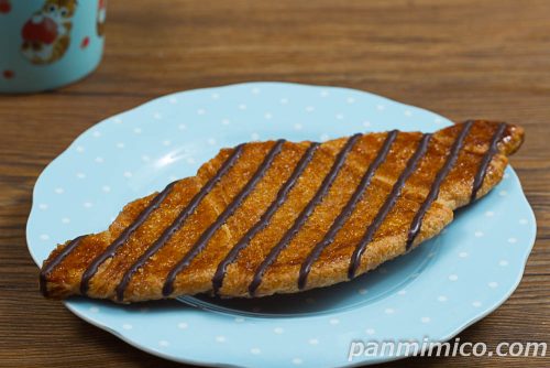 韓国風クリスピークロワッサン【セブンイレブン】斜めから撮った写真