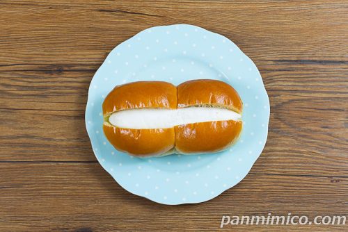 ホイップクリームパン【ヤマザキ】上から撮った写真