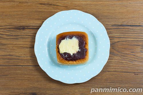 小倉トースト風パン【ヤマザキ】上から撮った写真