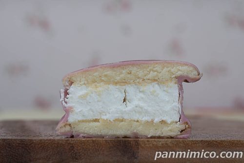 生　チョコパイWベリーのショートケーキ【ロッテ】断面の写真